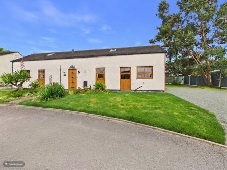 Lakesedge, Stone, ST15
