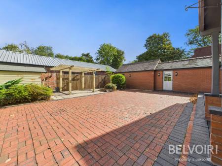 5 bedroom Detached house for sale in Stafford Road, Stone, ST15