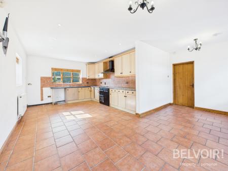 5 bedroom Detached house for sale in Stafford Road, Stone, ST15