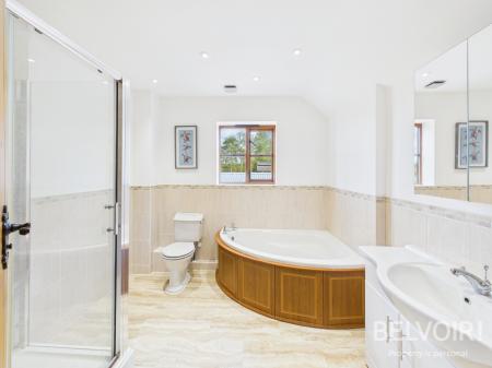 5 bedroom Detached house for sale in Stafford Road, Stone, ST15