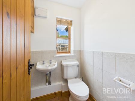 5 bedroom Detached house for sale in Stafford Road, Stone, ST15
