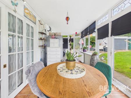 3 bedroom Flat for sale in Dell Close, Stafford, ST16