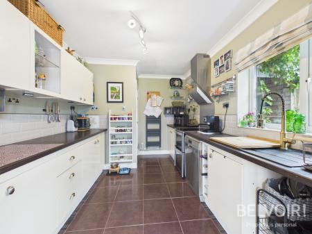 3 bedroom Flat for sale in Dell Close, Stafford, ST16
