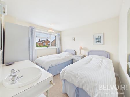 4 bedroom Detached house for sale in Aldbury Close, Parkside, Stafford, ST16