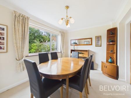 4 bedroom Detached house for sale in Aldbury Close, Parkside, Stafford, ST16