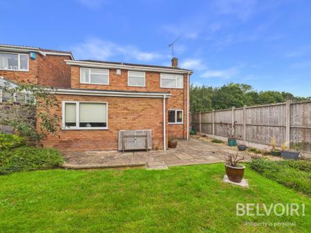 4 bedroom Detached house for sale in Aldbury Close, Parkside, Stafford, ST16
