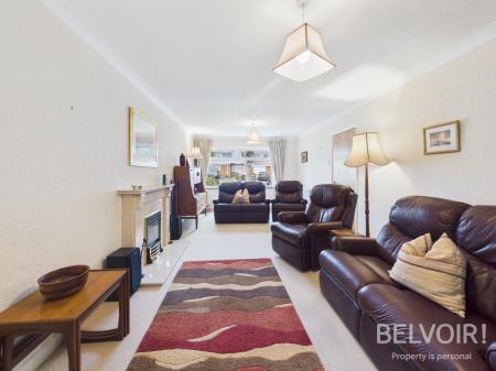 4 bedroom Detached house for sale in Aldbury Close, Parkside, Stafford, ST16