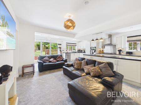 5 bedroom Semi-detached house for sale in Barnfield, Penkhull, Stoke On Trent, ST4