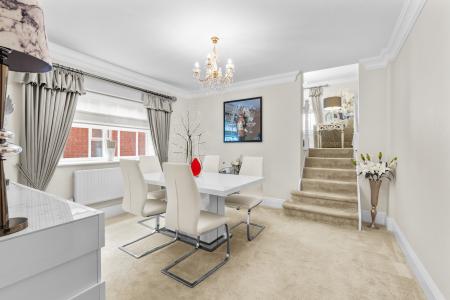 2 bedroom Apartment for sale in 159 Birmingham Road, Wylde Green, Sutton Coldfield, B72