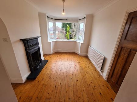 3 bedroom Semi-detached house to let in Clarence Road, Four Oaks, Sutton Coldfield, B74