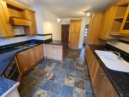 3 bedroom Semi-detached house to let in Clarence Road, Four Oaks, Sutton Coldfield, B74