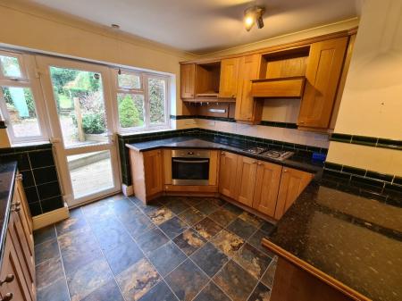 3 bedroom Semi-detached house to let in Clarence Road, Four Oaks, Sutton Coldfield, B74