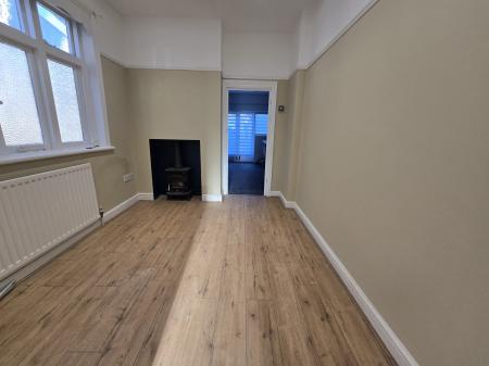 4 bedroom Semi-detached house to let in Royal Road, Sutton Coldfield, B72