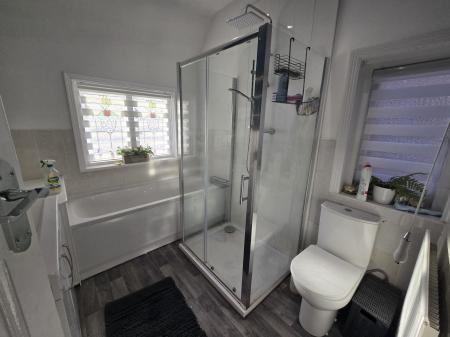 4 bedroom Semi-detached house to let in Royal Road, Sutton Coldfield, B72