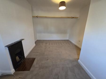 4 bedroom Semi-detached house to let in Royal Road, Sutton Coldfield, B72