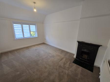 4 bedroom Semi-detached house to let in Royal Road, Sutton Coldfield, B72