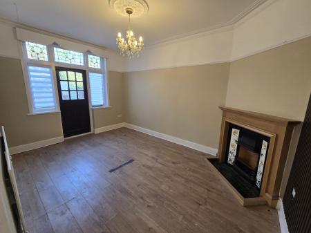 4 bedroom Semi-detached house to let in Royal Road, Sutton Coldfield, B72