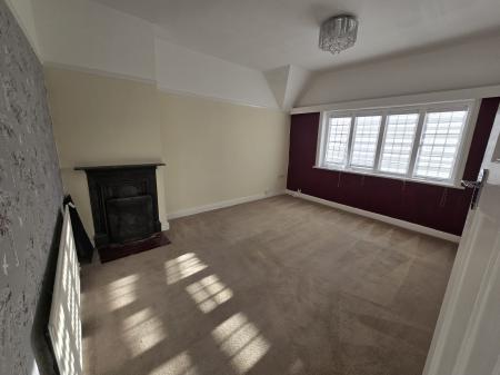 4 bedroom Semi-detached house to let in Royal Road, Sutton Coldfield, B72