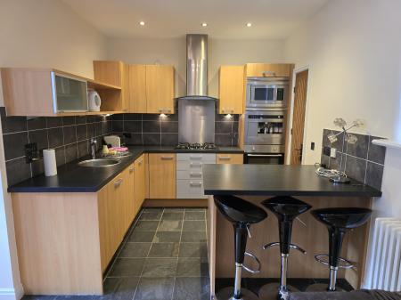 2 bedroom Flat to let in The Old Stone Yard, Lichfield, WS13