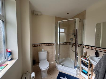 2 bedroom Flat to let in Caversham Place, Sutton Coldfield, Sutton Coldfield, B73