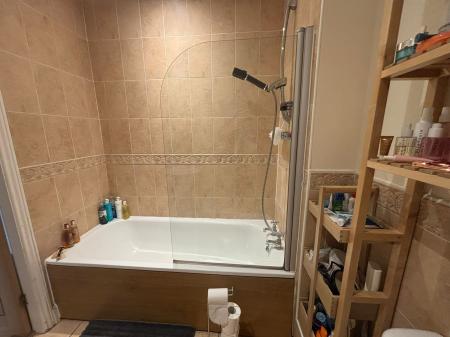 2 bedroom Flat to let in Caversham Place, Sutton Coldfield, Sutton Coldfield, B73