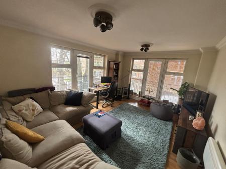 2 bedroom Flat to let in Caversham Place, Sutton Coldfield, Sutton Coldfield, B73