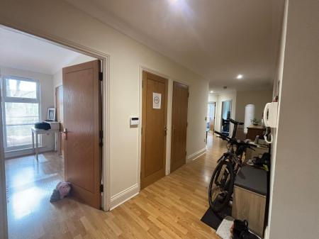 2 bedroom Flat to let in Caversham Place, Sutton Coldfield, Sutton Coldfield, B73