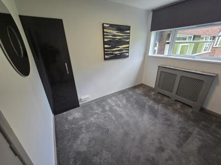 3 bedroom Apartment to let in Monmouth Drive, Sutton Coldfield, Sutton Coldfield, B73