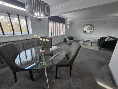 3 bedroom Apartment to let in Monmouth Drive, Sutton Coldfield, Sutton Coldfield, B73