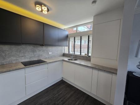 3 bedroom Apartment to let in Monmouth Drive, Sutton Coldfield, Sutton Coldfield, B73