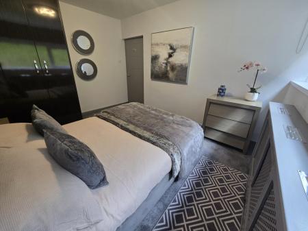 3 bedroom Apartment to let in Monmouth Drive, Sutton Coldfield, Sutton Coldfield, B73