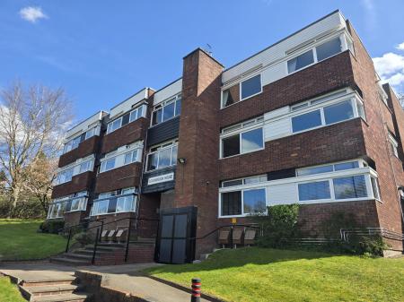 Monmouth Drive, Sutton Coldfield, Sutton Coldfield, B73