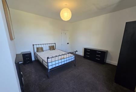 4 bedroom Semi-detached house to let in Boldmere Road, Boldmere, Sutton Coldfield, B73