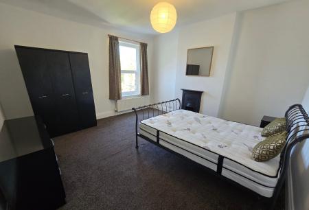 4 bedroom Semi-detached house to let in Boldmere Road, Boldmere, Sutton Coldfield, B73