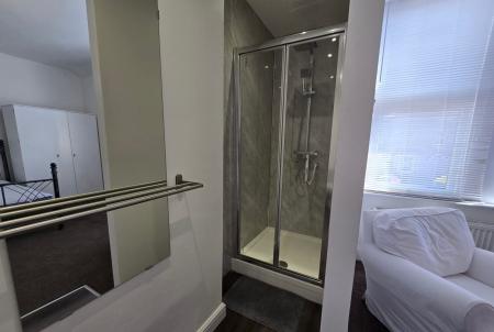 4 bedroom Semi-detached house to let in Boldmere Road, Boldmere, Sutton Coldfield, B73