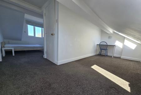 4 bedroom Semi-detached house to let in Boldmere Road, Boldmere, Sutton Coldfield, B73