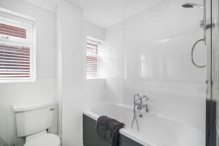 2 bedroom Flat to let in 192 Birmingham Road, Wylde Green, Sutton Coldfield, B72