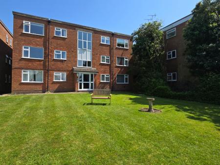 2 bedroom Flat to let in 192 Birmingham Road, Wylde Green, Sutton Coldfield, B72