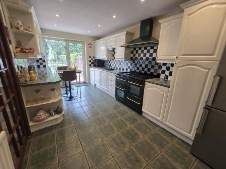 4 bedroom Detached house to let in College Road, Sutton Coldfield, Sutton Coldfield, B73