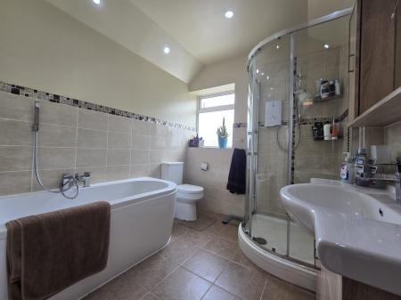 4 bedroom Detached house to let in College Road, Sutton Coldfield, Sutton Coldfield, B73