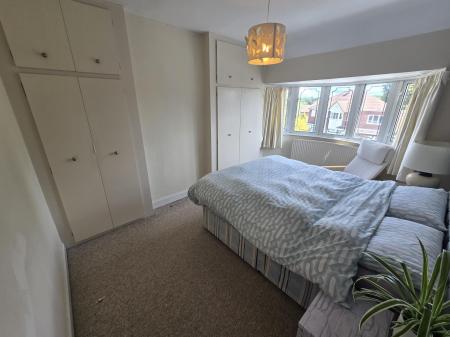 3 bedroom Semi-detached house to let in Harcourt Drive, Four Oaks, Sutton Coldfield, B74