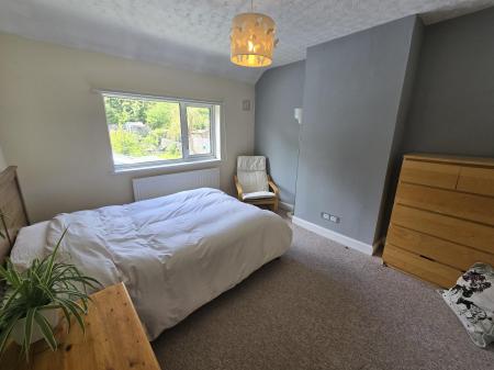 3 bedroom Semi-detached house to let in Harcourt Drive, Four Oaks, Sutton Coldfield, B74