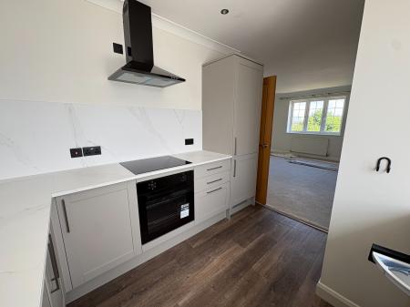 2 bedroom Flat to let in Walsall Road, Four Oaks, Sutton Coldfield, B74