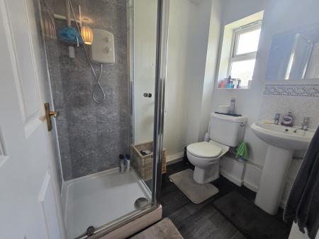 2 bedroom Terraced House to let in Gregory Road, Burntwood, WS7