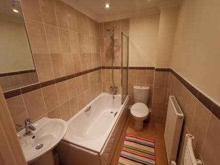2 bedroom Flat to let in Lichfield Road, Sutton Coldfield, B74
