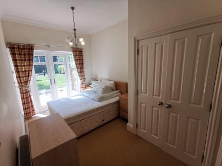 2 bedroom Flat to let in Lichfield Road, Sutton Coldfield, B74