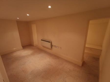 2 bedroom Flat to let in Lichfield Road, Sutton Coldfield, B74