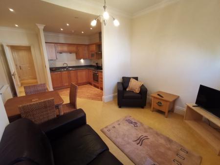 2 bedroom Flat to let in Lichfield Road, Sutton Coldfield, B74