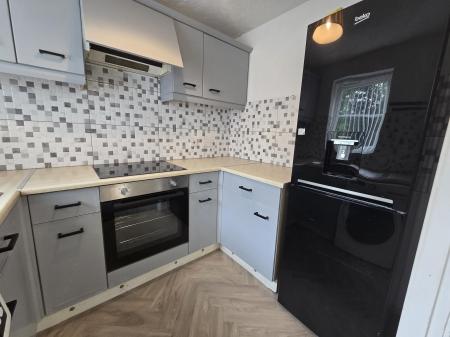 2 bedroom Flat to let in 59 Warwick Road, New Oscott, Sutton Coldfield, B73
