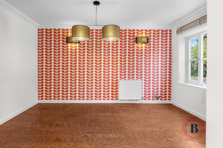 4 bedroom Detached house to let in Bulls Lane, Sutton Coldfield, B76